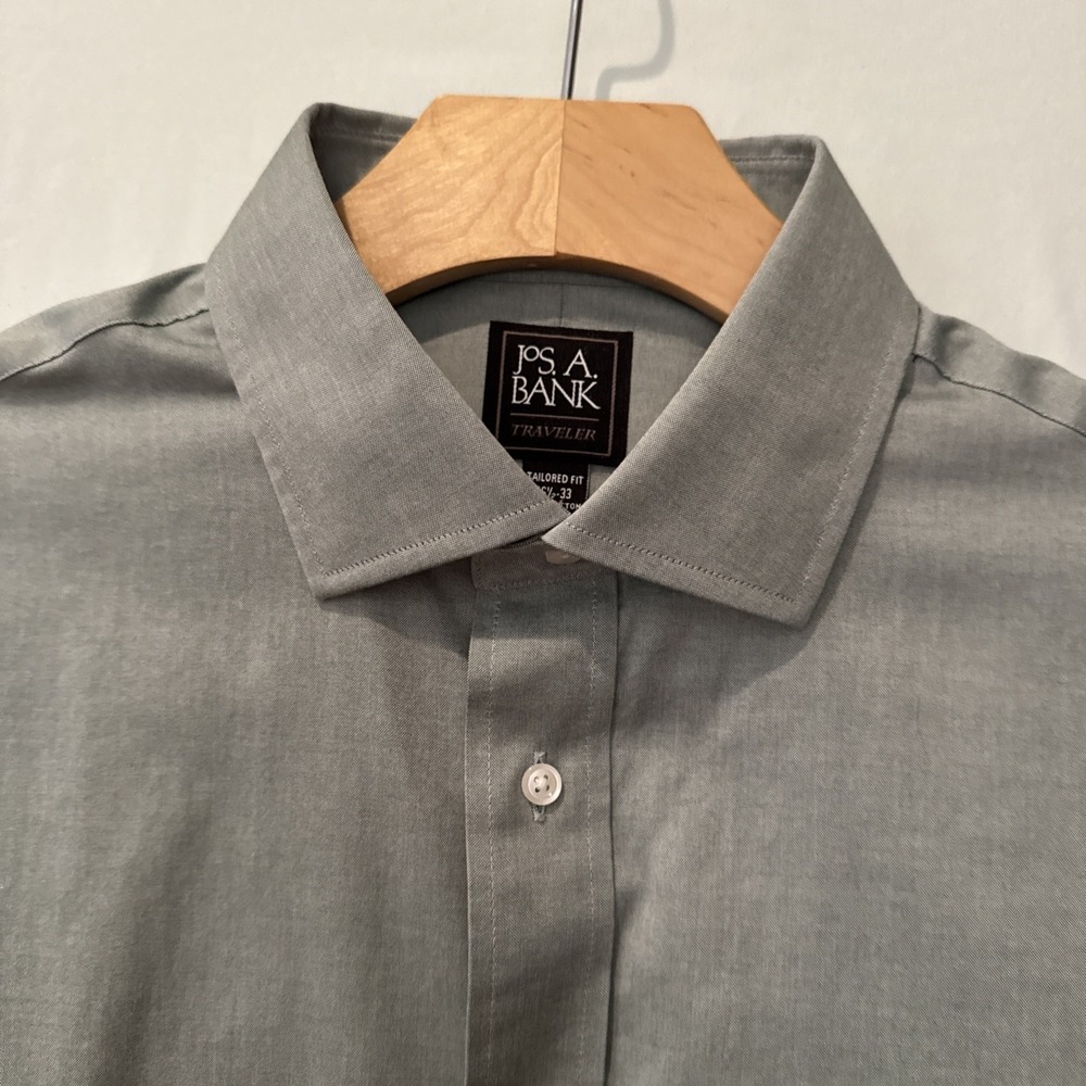 Jos A Bank Traveler Shirt Men 16 1/2-33 Tailored Green Button Up Long Sleeve NWT